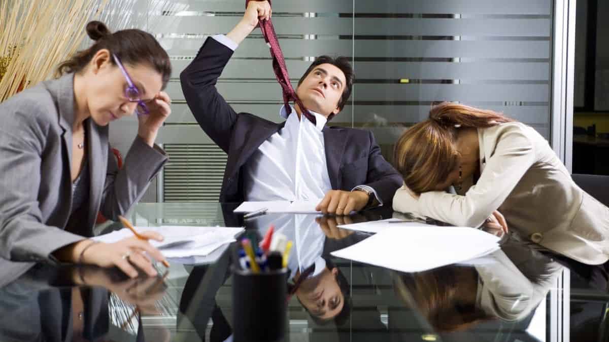 Guide de survie en cas de chaos ou de crise en entreprise image gestion-de-crise-e-reputation-compressor