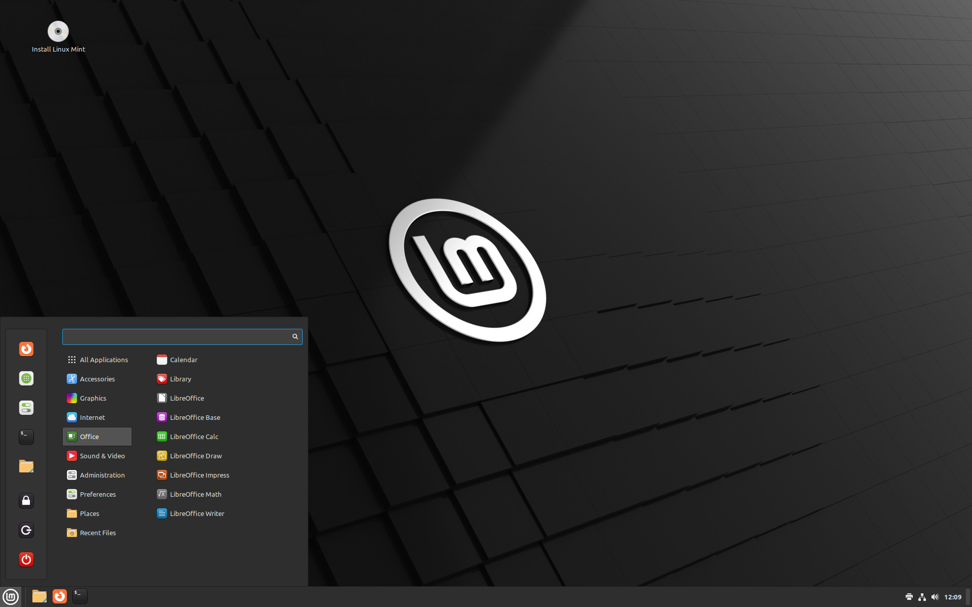 Bureau de Linux Mint avec le menu d applications ouvert, semblable au menu Démarrer de Windows